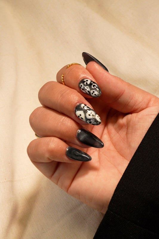 Aavemainen glamour-lookki