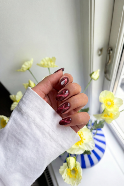 Rusty Cat Eye · 323 - Hand