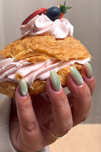 Aurora Sky Cat Eye · 337 - Hand