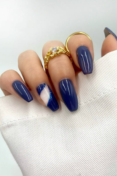 Purply Grey  · 209 - Hand