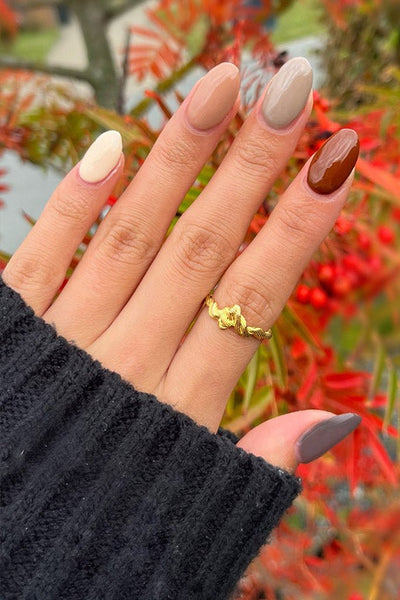 Sweet Soil   · 232 - Hand