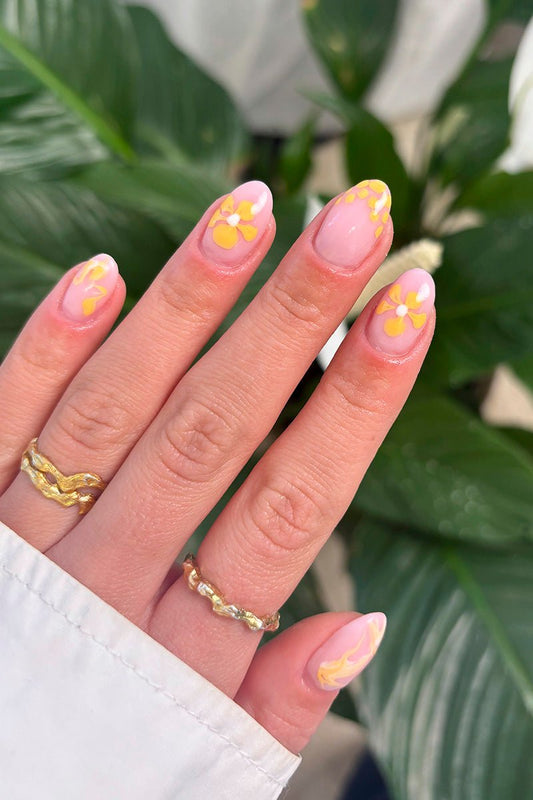Yellow Bloom Look | Nailster Denmark